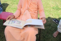 15 Janananda Swami reading Bombay book